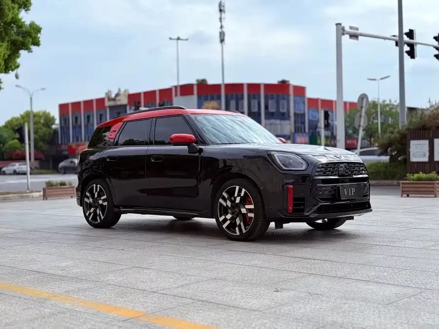 MINI JCW COUNTRYMAN