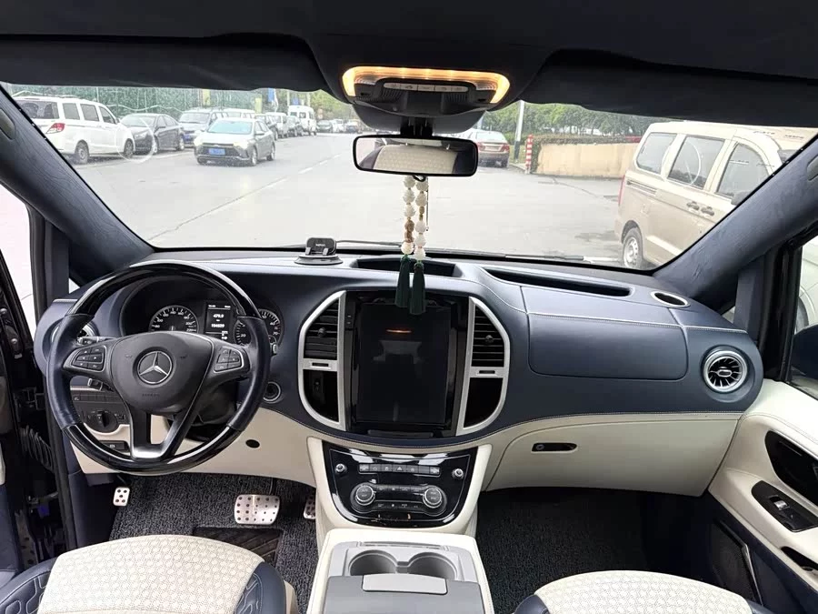Mercedes Benz Vito