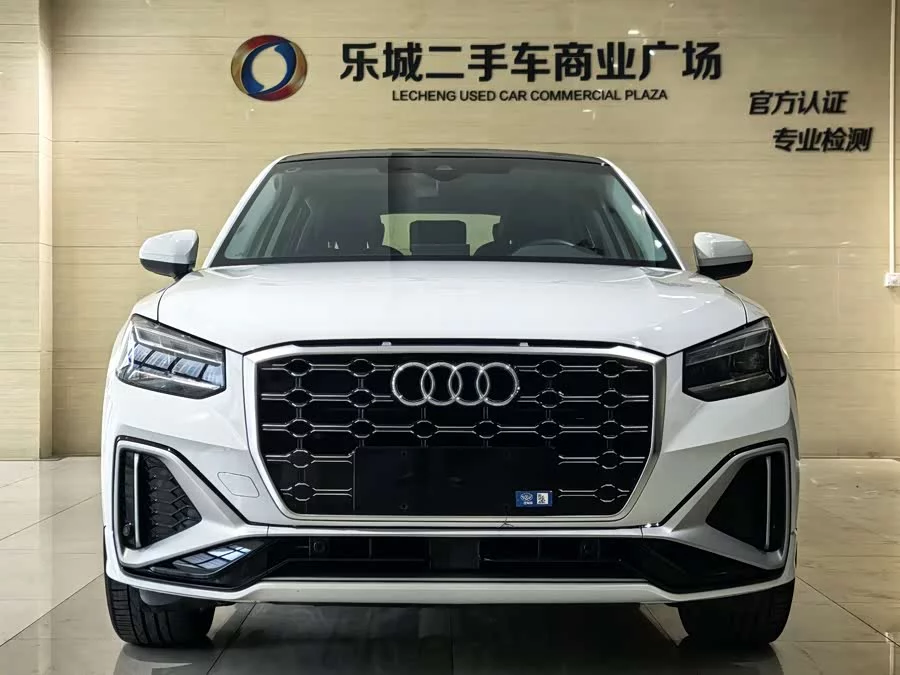 Audi Q2L