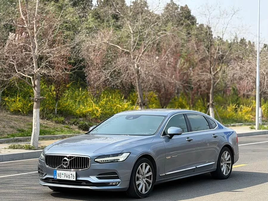 Volvo S90