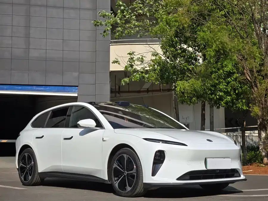 NIO ET5T