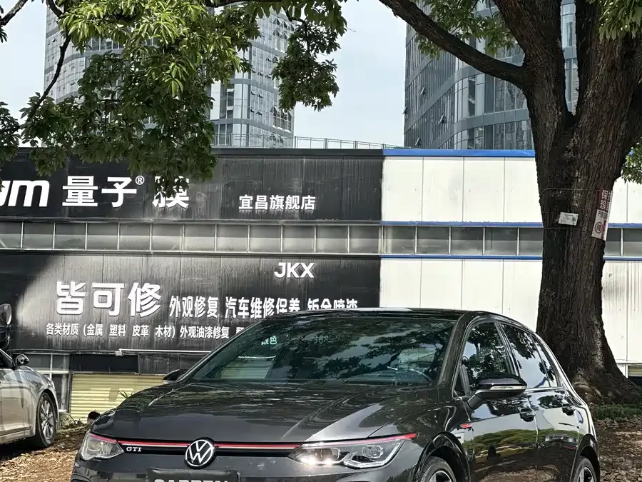 Volkswagen Golf GTI