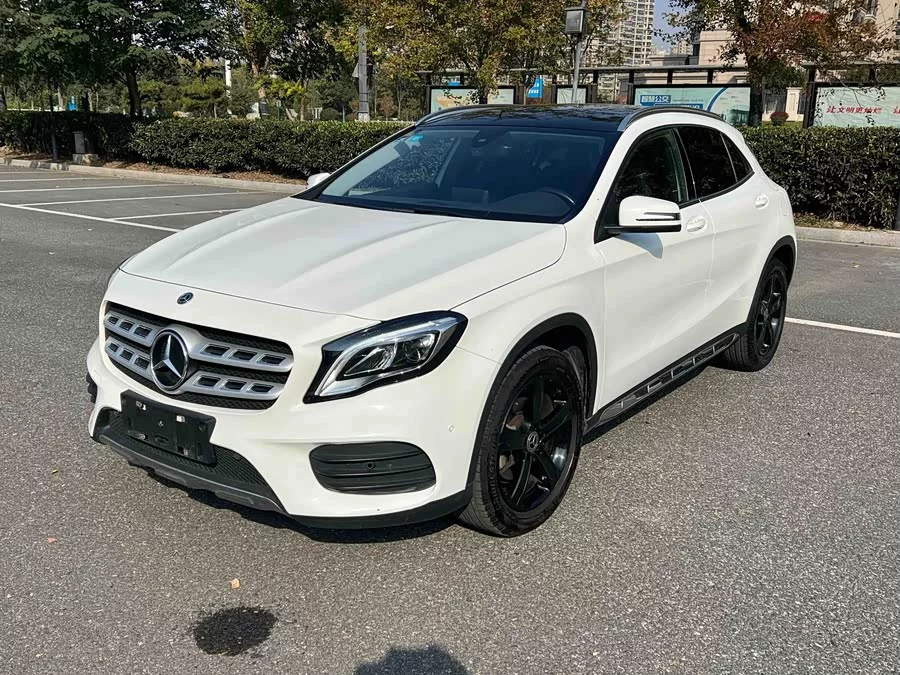 Mercedes Benz GLA