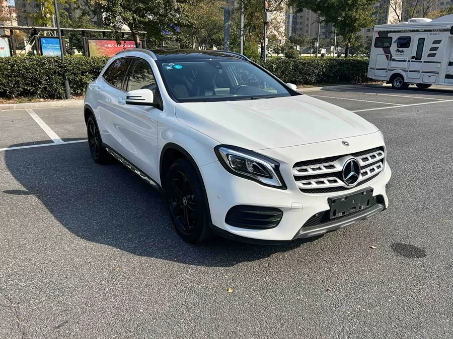 Mercedes Benz GLA
