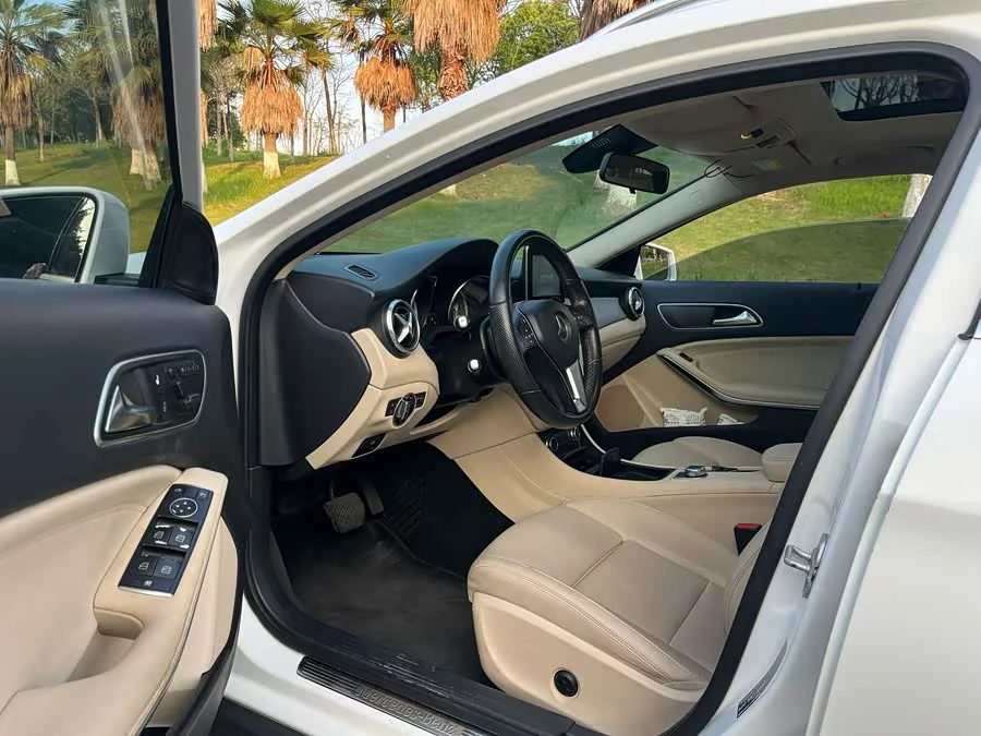 Mercedes Benz GLA