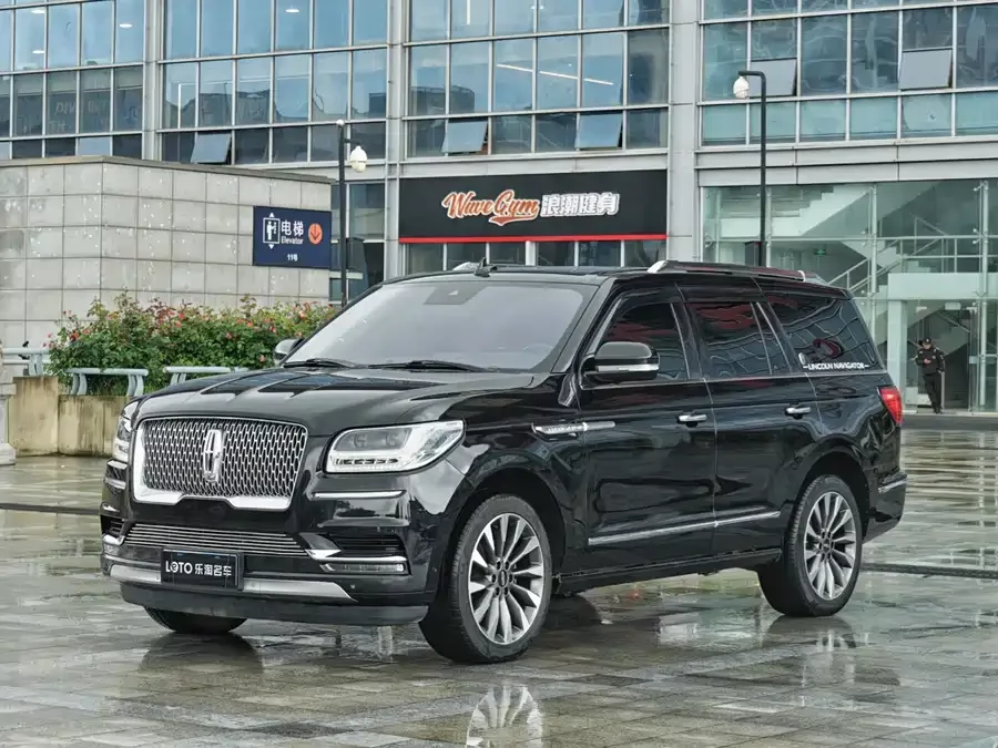 Lincoln Navigator