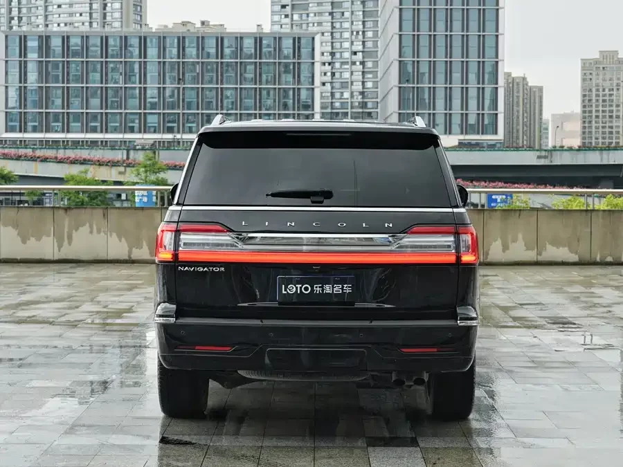 Lincoln Navigator