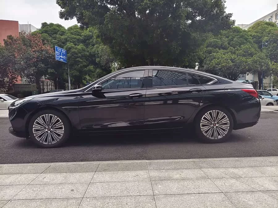 Hongqi H5