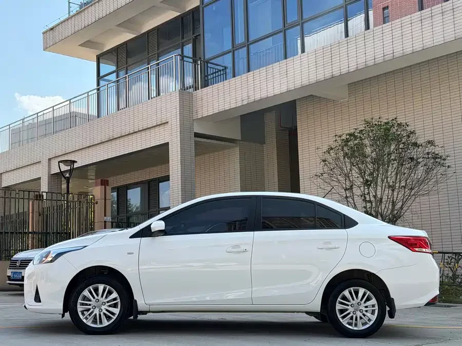 Toyota YARiS L Enjoy