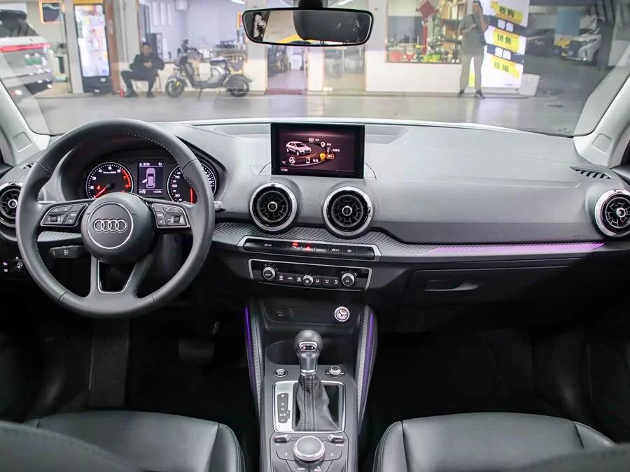 Audi Q2L