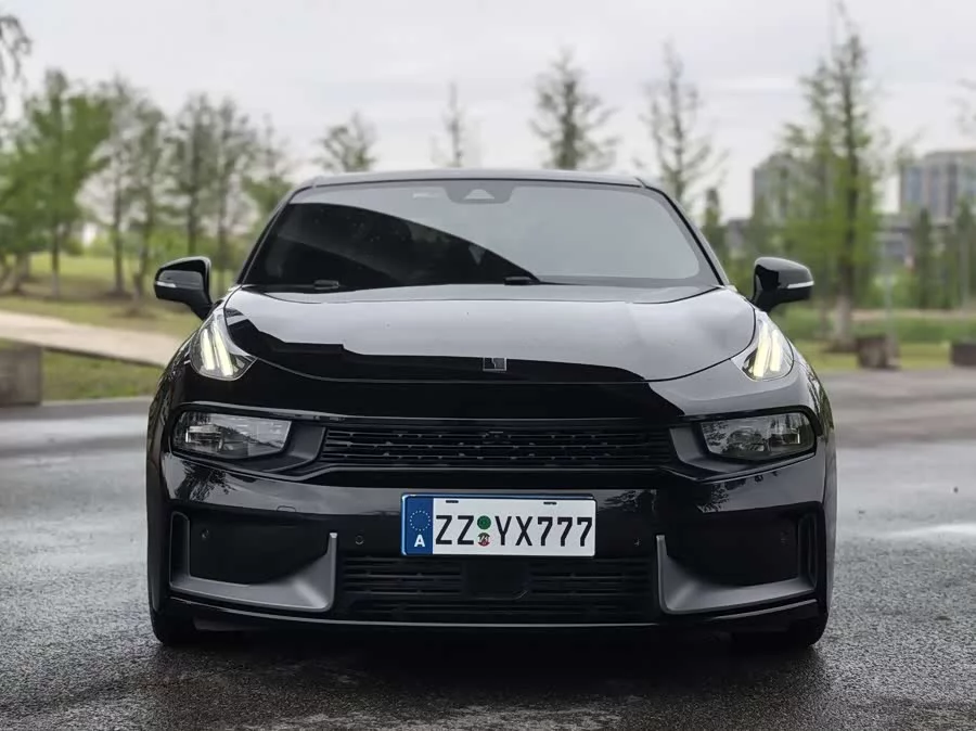 Lynk & Co 03