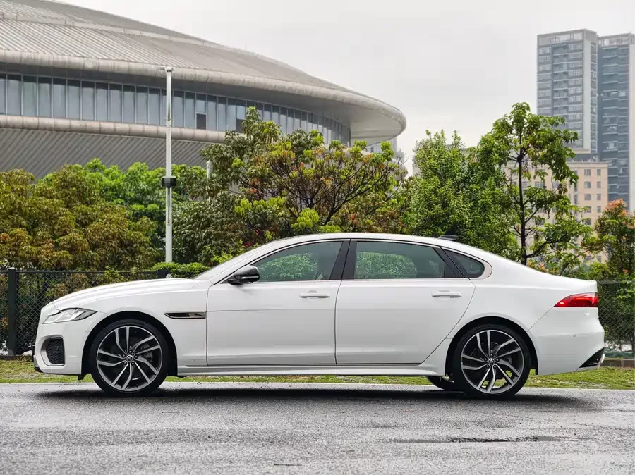 Jaguar XFL