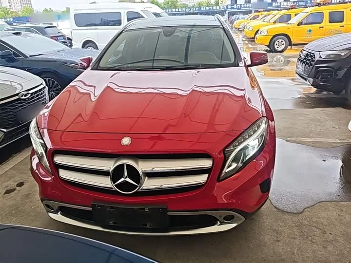 Mercedes-Benz GLA