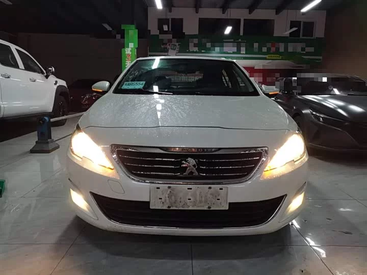 Peugeot 408