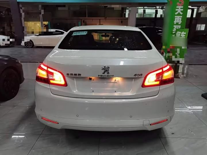 Peugeot 408