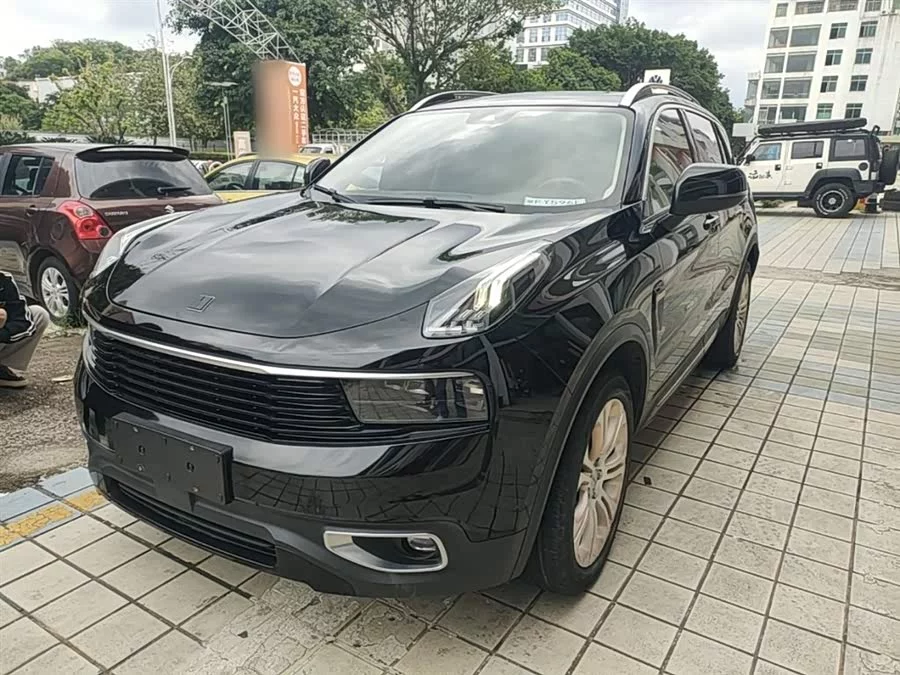 Lynk & Co 01
