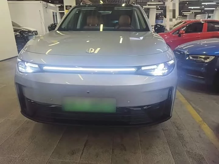 Leapmotor C16