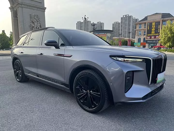 Hongqi E-HS9