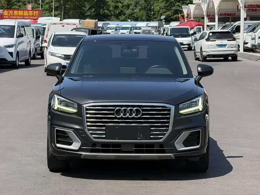 Audi Q2L