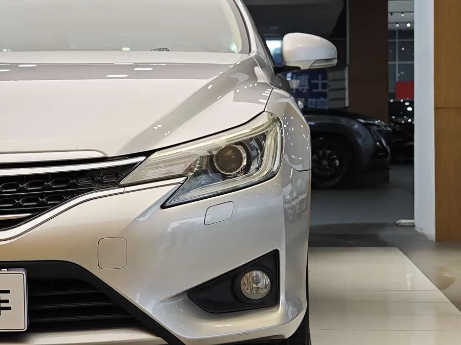 Toyota Reiz
