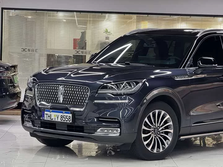 Lincoln aviator