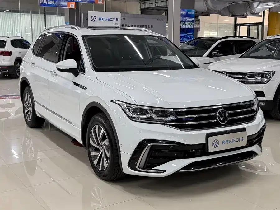 Volkswagen Tiguan L plug-in hybrid