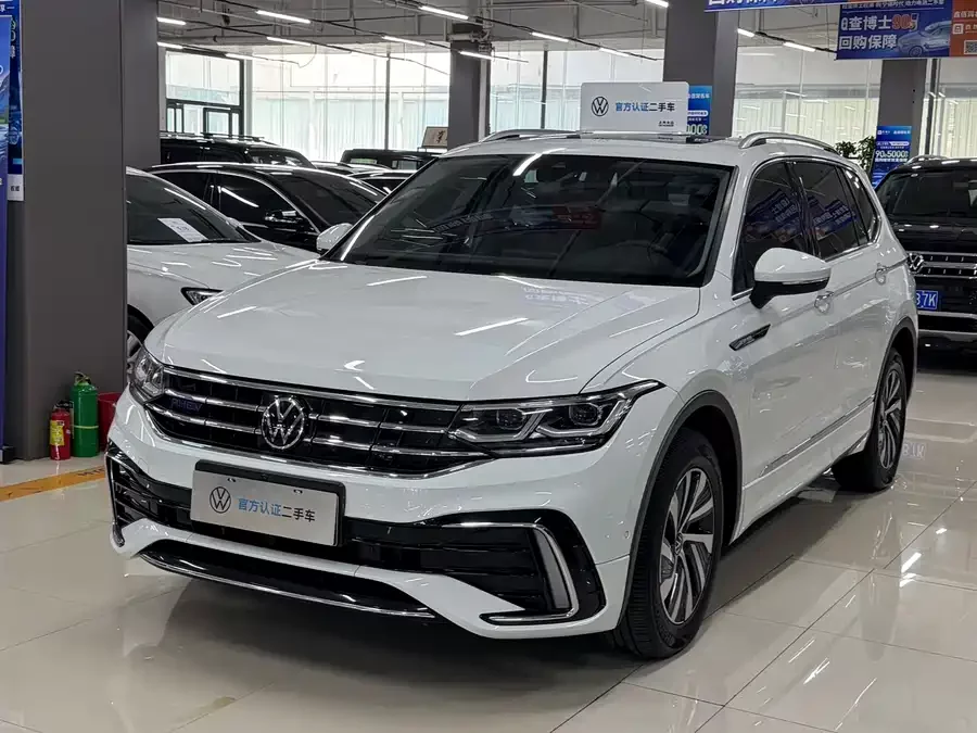 Volkswagen Tiguan L plug-in hybrid