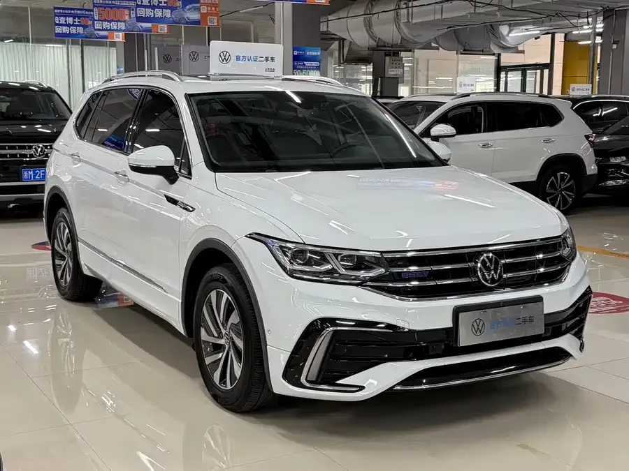 Volkswagen Tiguan L plug-in hybrid