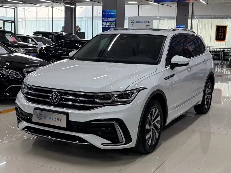 Volkswagen Tiguan L plug-in hybrid