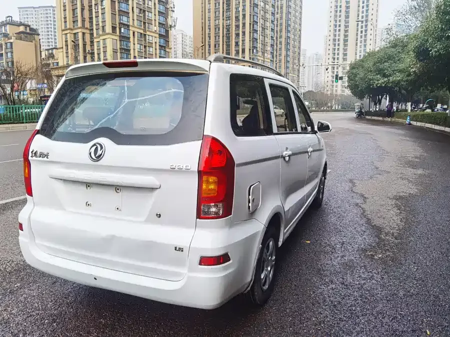 Dongfeng Fengguang 330