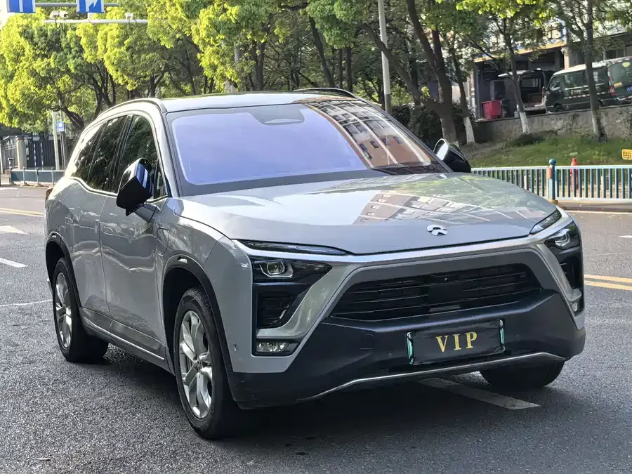 NIO ES8