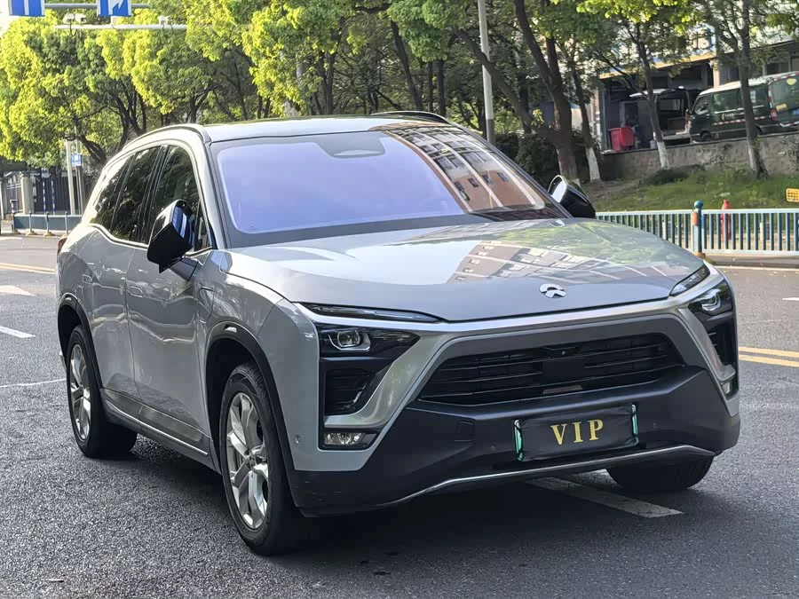 NIO ES8
