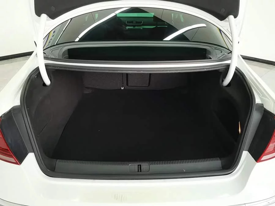 Volkswagen FAW- CC