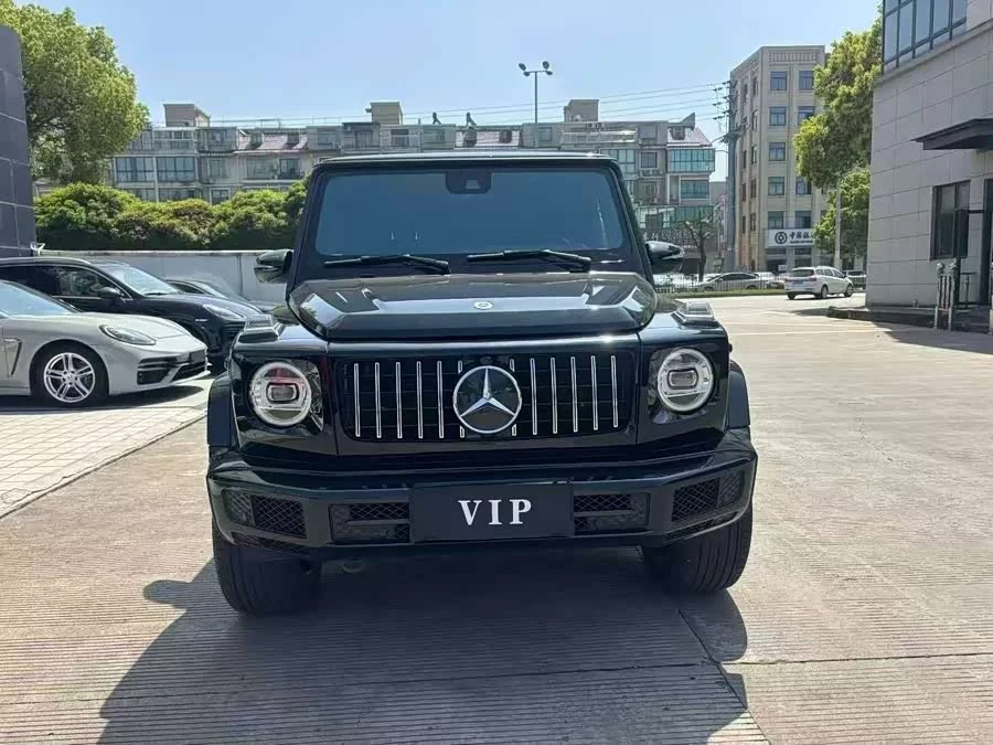 Mercedes Benz G-rated