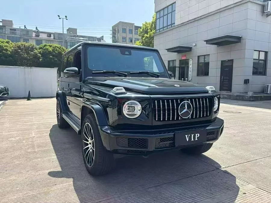 Mercedes Benz G-rated