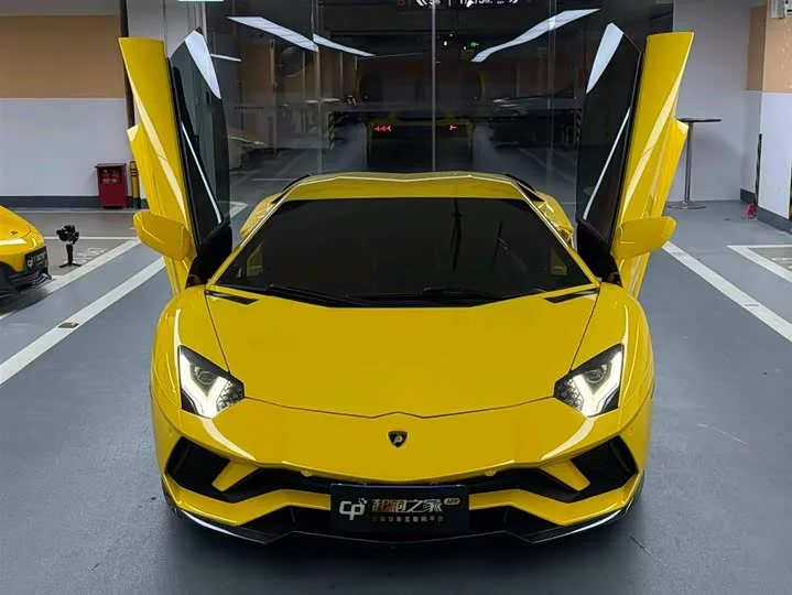 Lamborghini Aventador