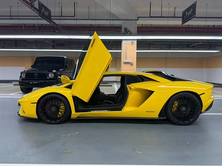 Lamborghini Aventador
