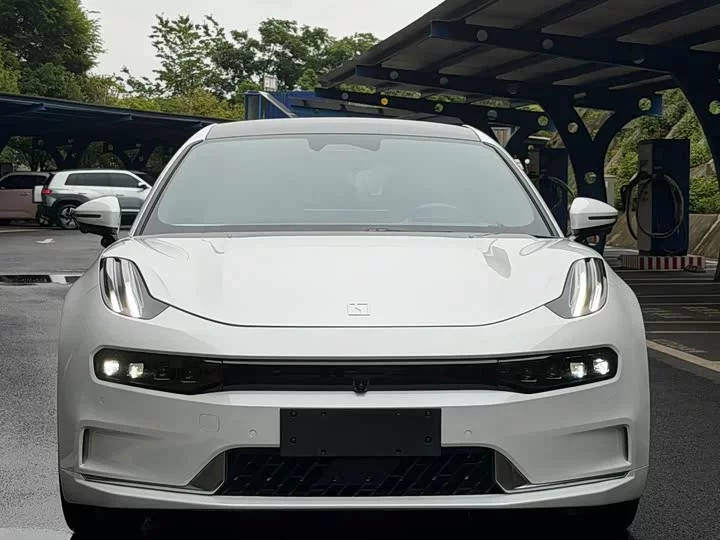 ZEEKR 001