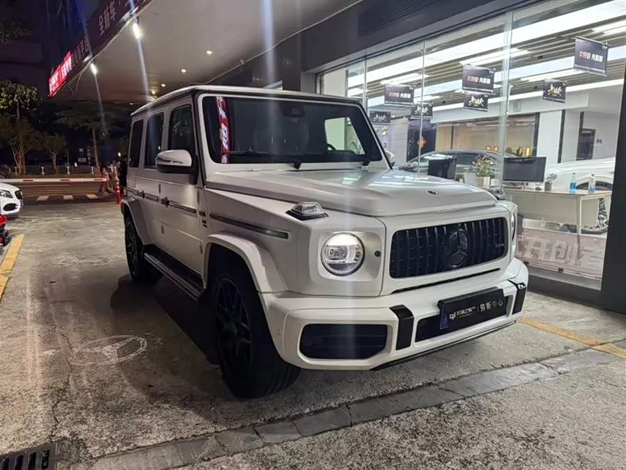 Mercedes Benz G-rated