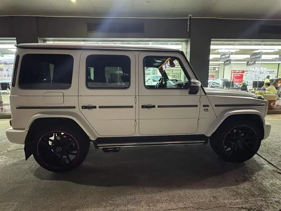 Mercedes Benz G-rated