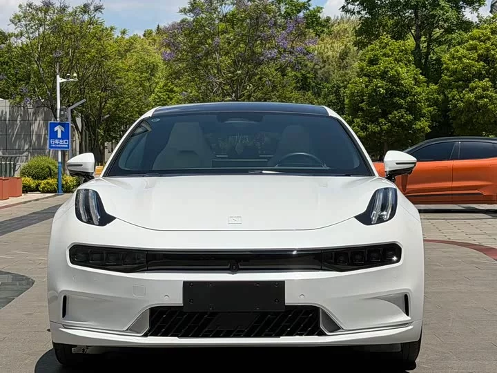 ZEEKR 001