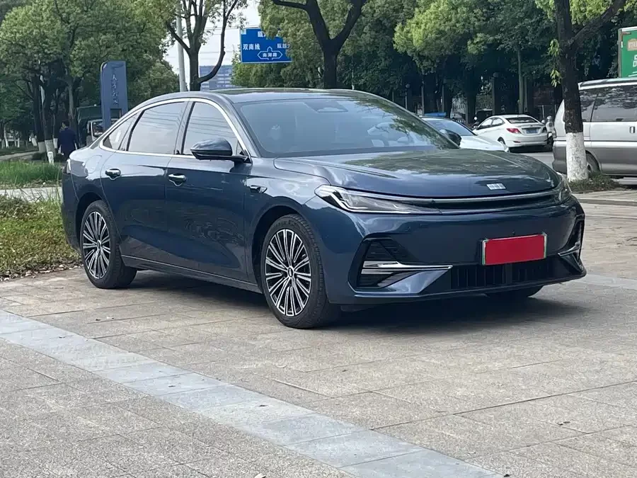 Geely Galaxy A7 EM