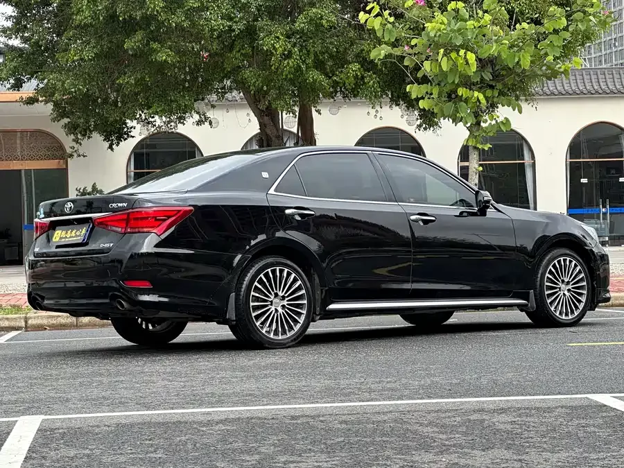 Toyota crown