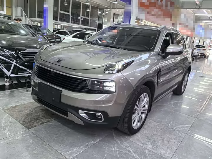 Lynk & Co 01
