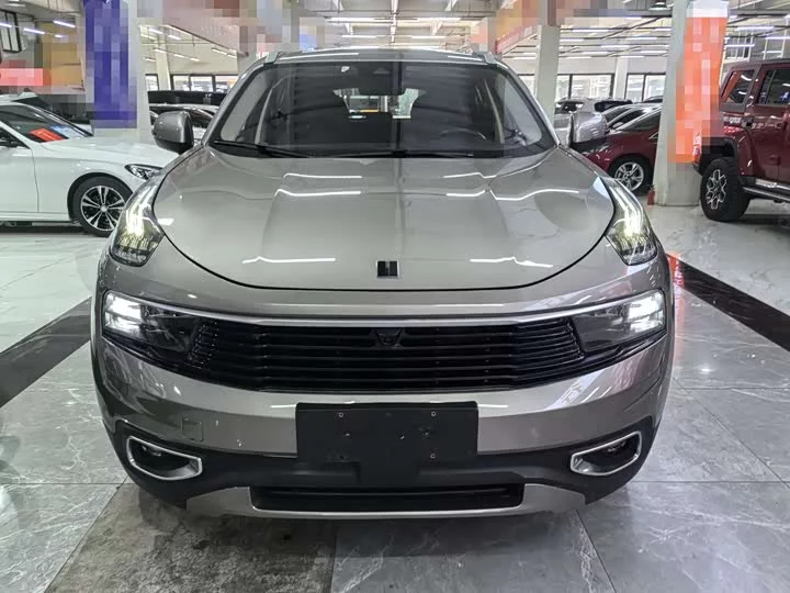 Lynk & Co 01