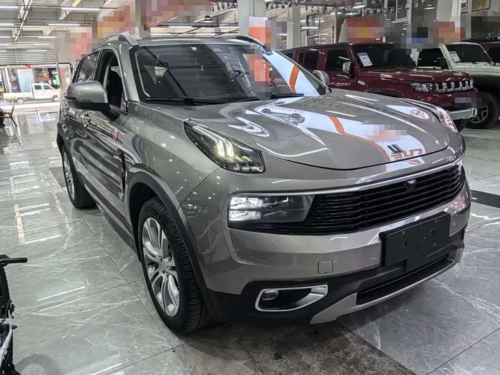 Lynk & Co 01
