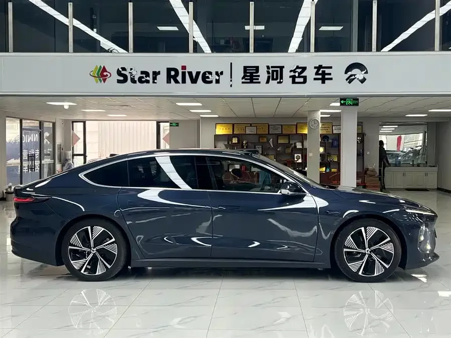 NIO ET7