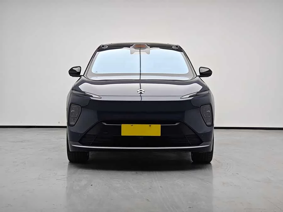 NIO ES8