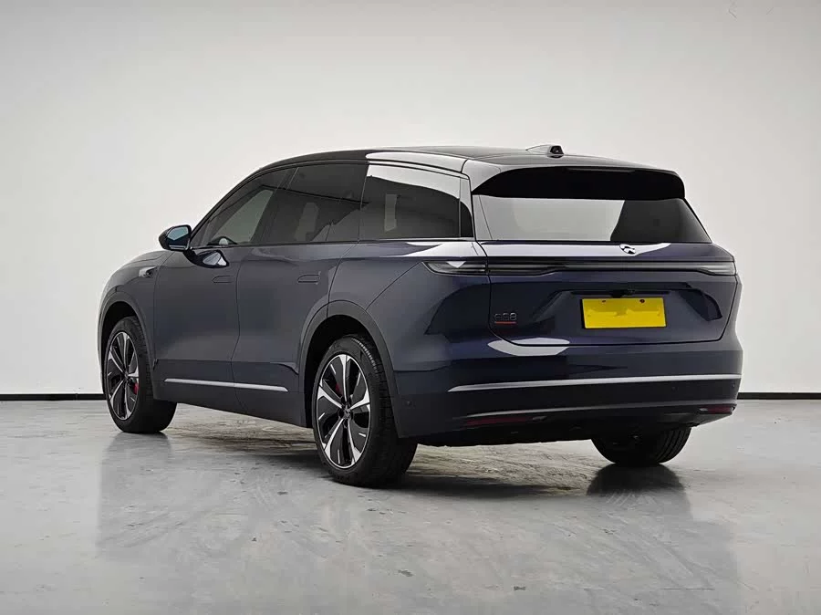 NIO ES8