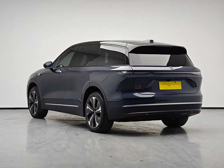 NIO ES8